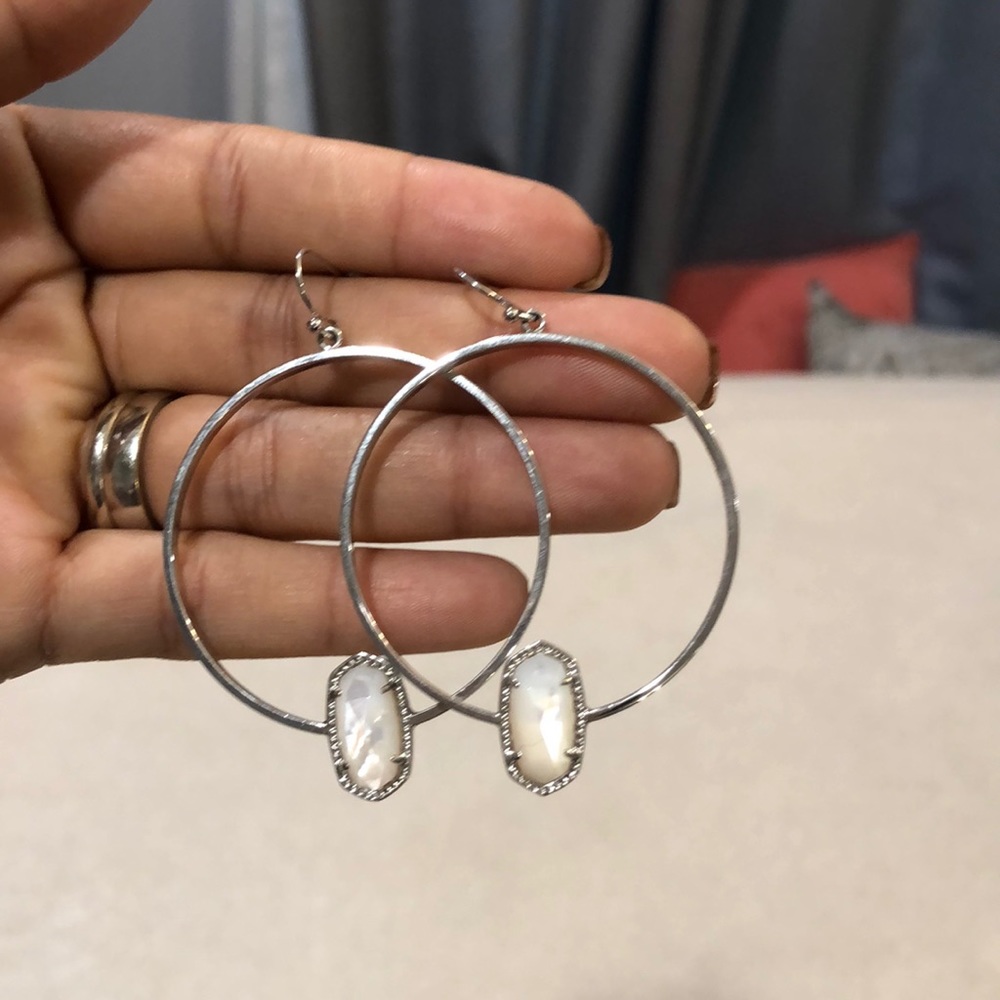 Kendra scoot earrings